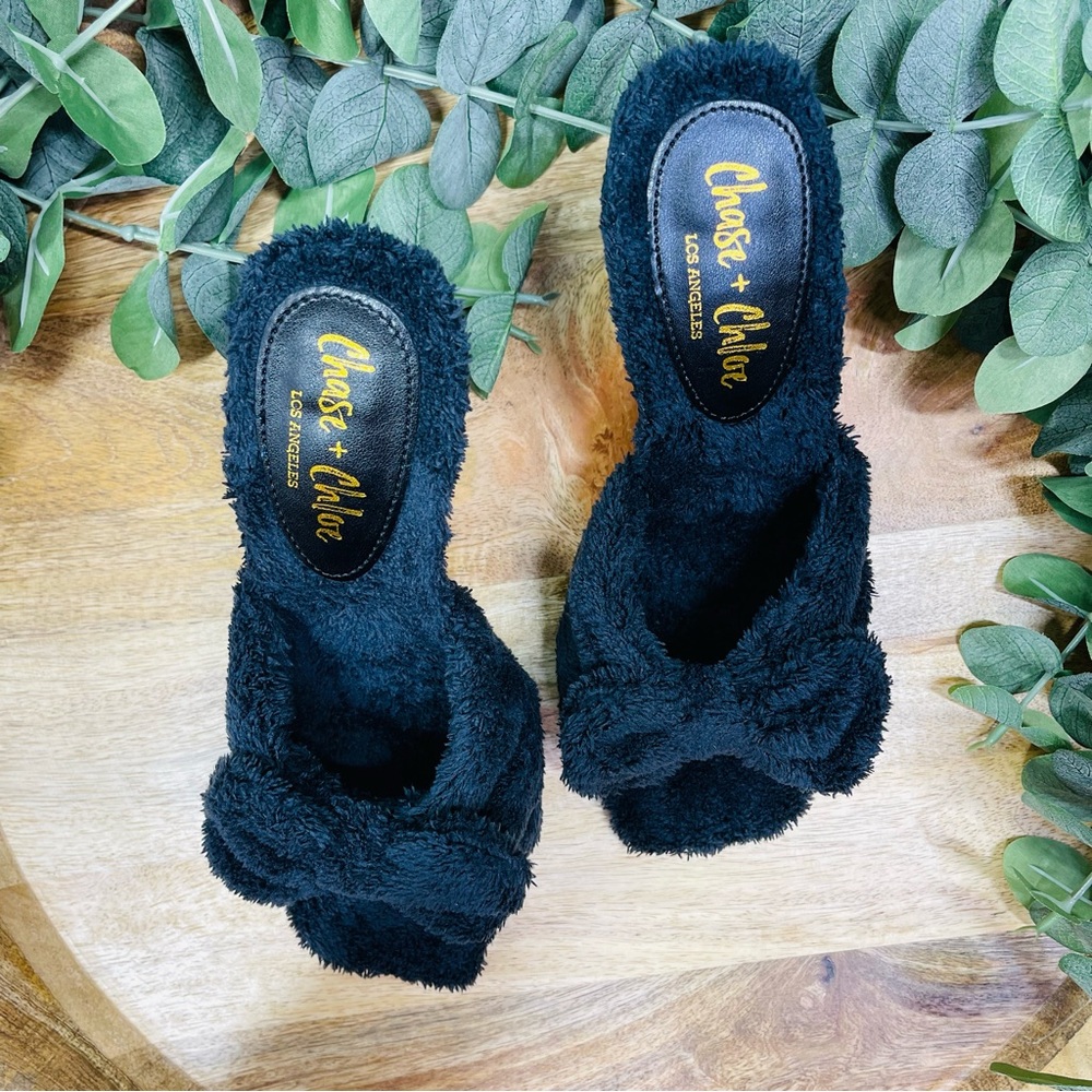 NEW CHASE AND CHLOE - Amelie Fleece Spike Sandal 7 - Picture 4 of 15